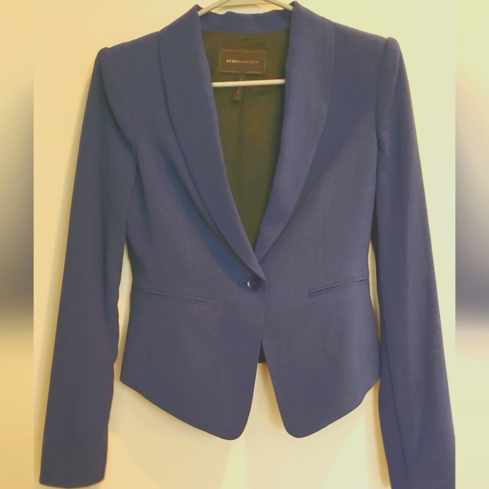 BCBG MaxAzria woman blazer